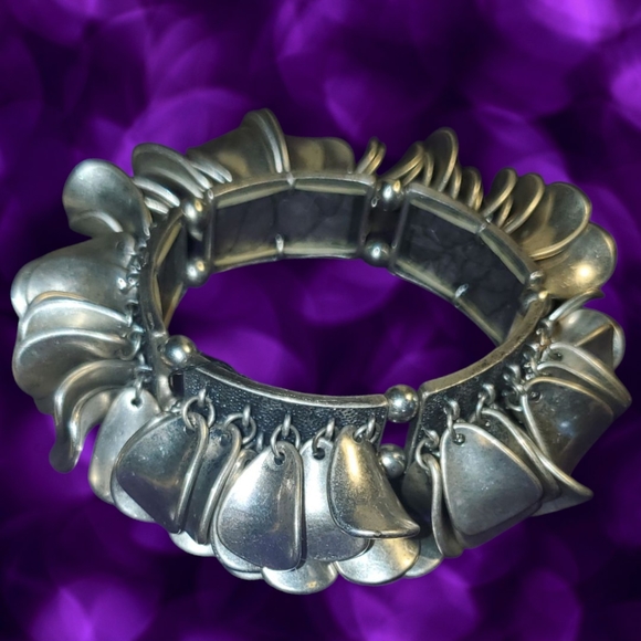 Jewelry - Elegant Silver Women's Bracelet
